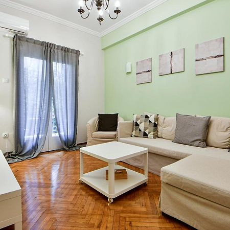 Thiras Lovely Apartment By Zain Атина Екстериор снимка
