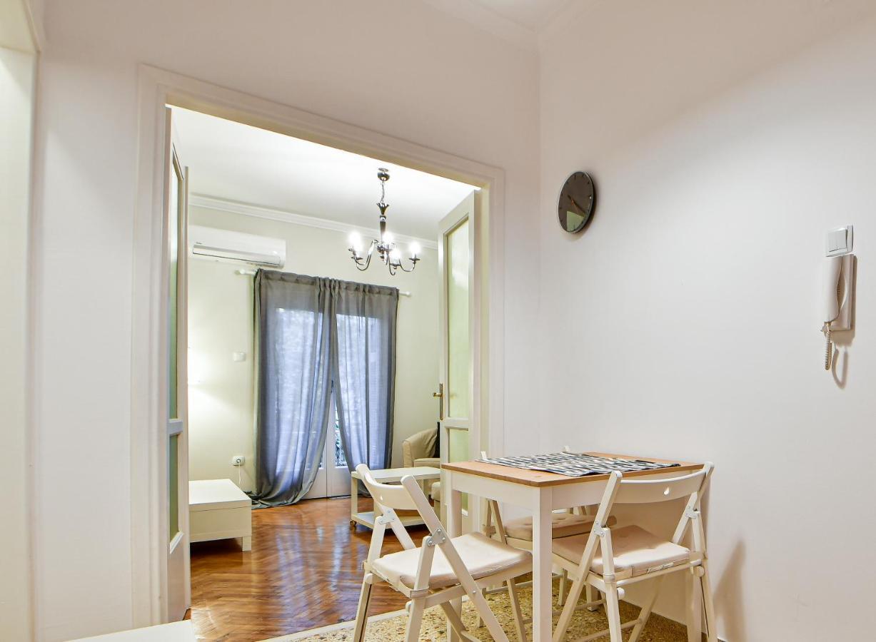 Thiras Lovely Apartment By Zain Атина Екстериор снимка