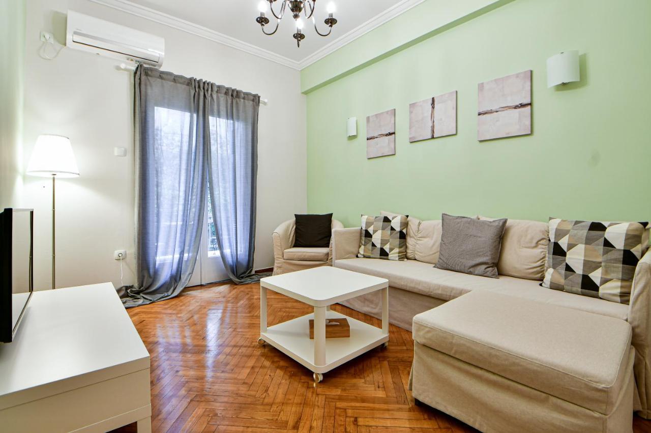 Thiras Lovely Apartment By Zain Атина Екстериор снимка
