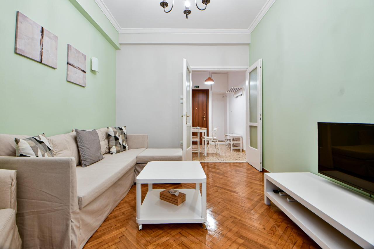 Thiras Lovely Apartment By Zain Атина Екстериор снимка